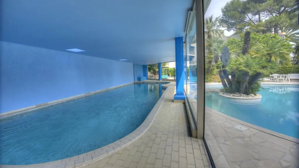 Eden Park 3 Pieces 4 Etoiles 100M Des Plages Piscines Spa Parking 0*, Cannes Francie